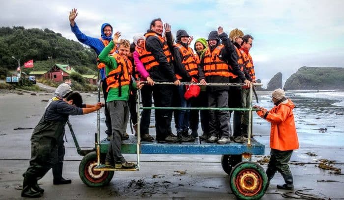 Reisende unserer Chile-Rundreise auf der Insel Chiloé